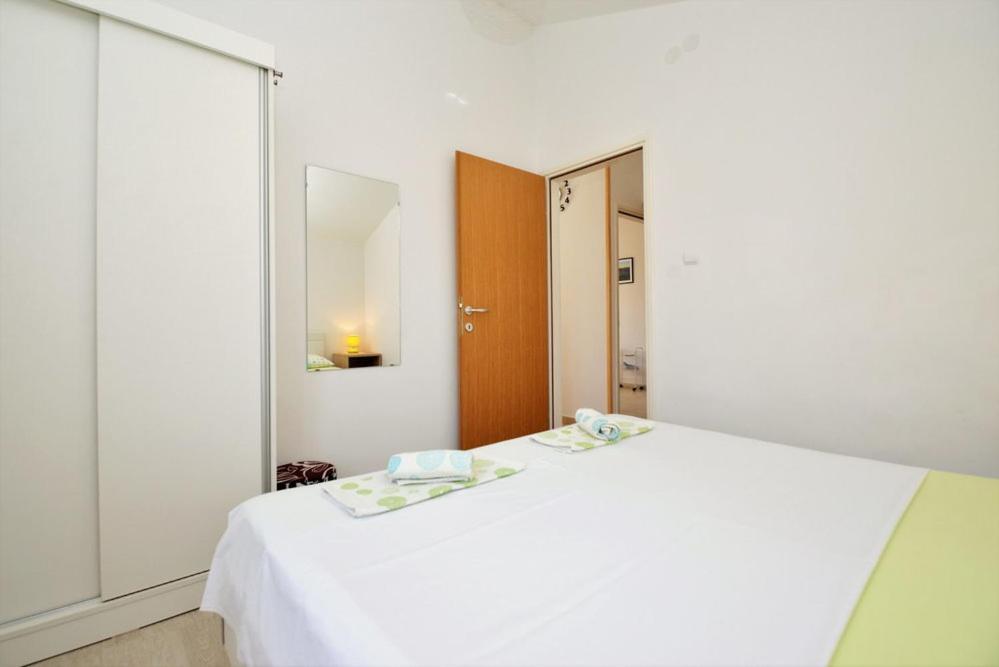 Apartments Viola Betina (Sibenik-Knin) Quarto foto