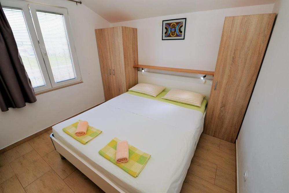 Apartments Viola Betina (Sibenik-Knin) Quarto foto