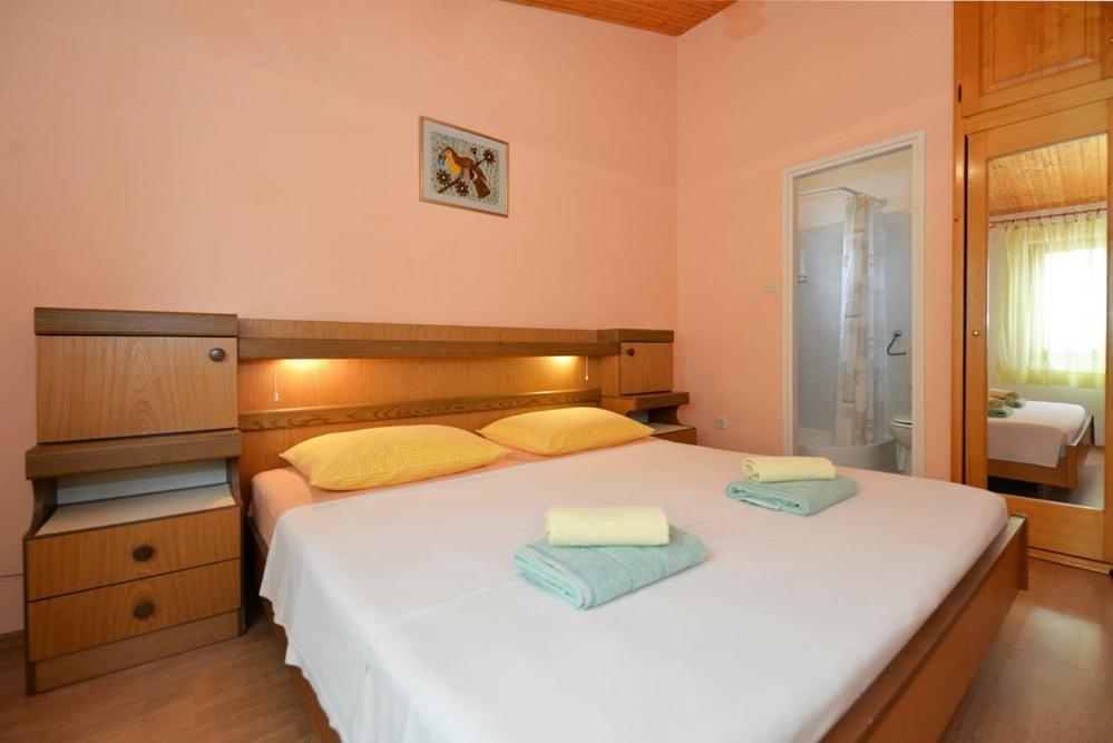 Apartments Viola Betina (Sibenik-Knin) Quarto foto