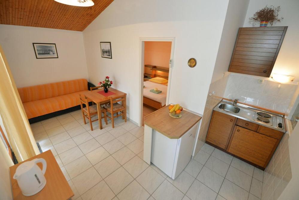 Apartments Viola Betina (Sibenik-Knin) Quarto foto